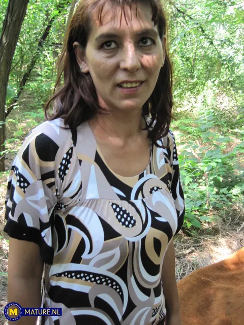 Slim European MILF Poses Nude in the Forest – photo 2 of 20