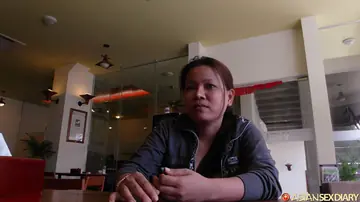 Chubby Asian MILF Peels Off Her Jeans for Hotel Sex