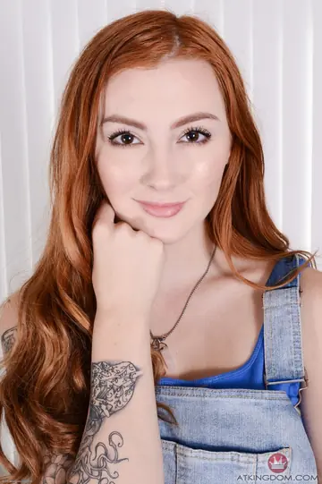 Megan Winters – Redhead PAWG Spreads Her Trimmed Pussy