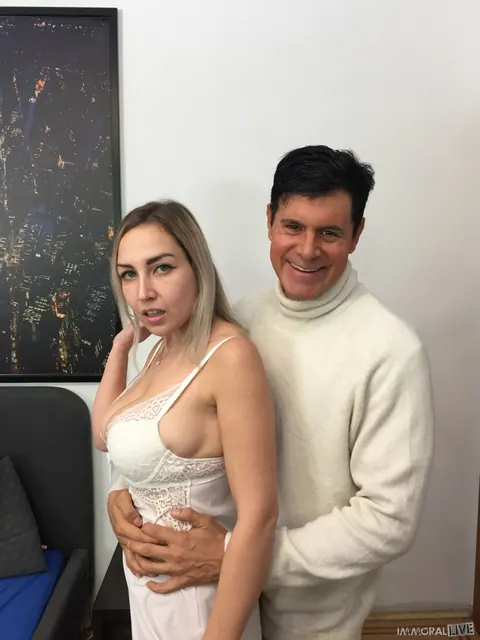 Siya Jey: Blonde Russian with Big Natural Tits Strips and Poses – photo 4 of 20