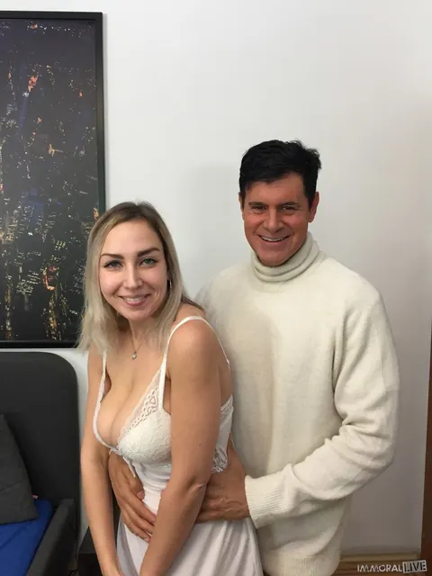 Siya Jey: Blonde Russian with Big Natural Tits Strips and Poses – photo 3 of 20