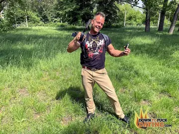 Megan Venturi – Tall Ukrainian Brunette Gets Her Pussy Licked Outdoors in Jeans