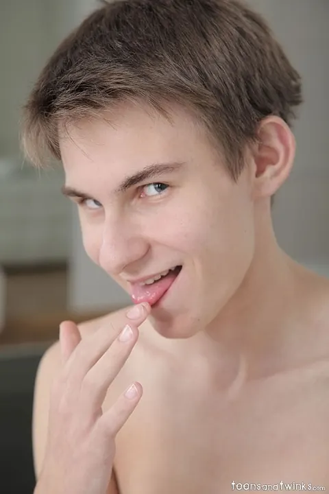 Hairy Guy Strokes His Cock and Eats His Own Jizz – photo 20 of 21