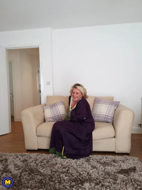 Camilla Creampie: Petite British MILF Gets Fucked in Stockings – photo 2 of 21