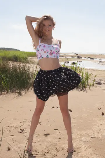 Patritcy A – Tall Brunette Spreads Her Hairy Pussy on the Beach