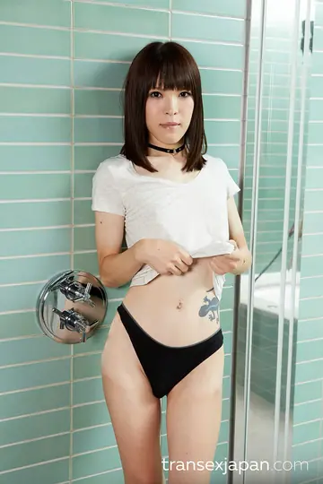 Japanese Trans Woman Kisses Her Partner Before Sex