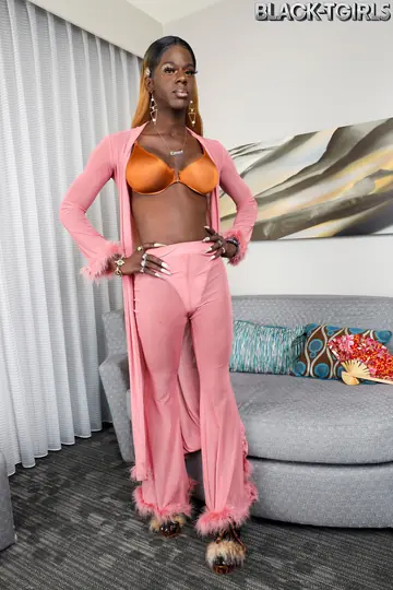 Thick Trans Woman Undresses and Poses Naked