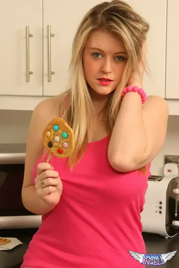 Brooke G – Blonde in a Miniskirt and Heels Shows Off Her Big Natural Tits