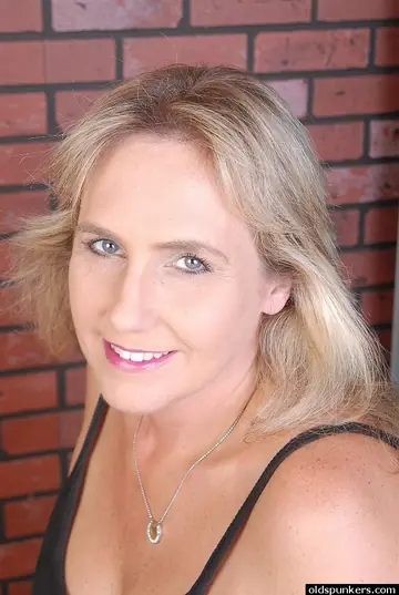 Wanda Lust – Mature Blonde Pulls Panties Aside and Spreads Her Pussy