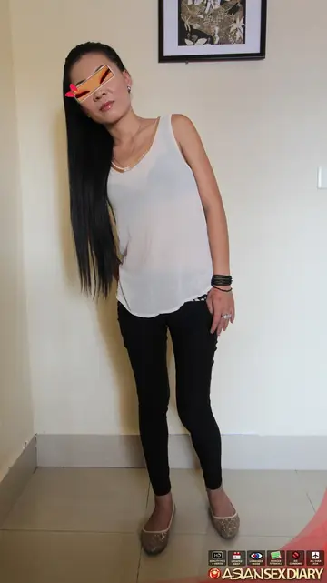 Slim Asian Woman Takes Anal Doggy Style and Gets a Creampie