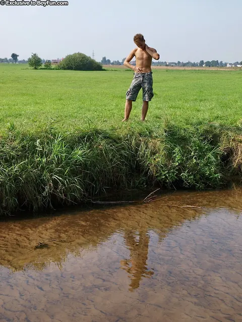 Two Men Strip Naked and Pose Outdoors – photo 4 of 21