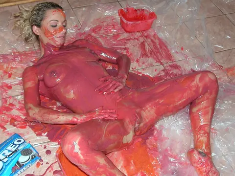 Petite MILF Covers Herself in Cake Batter in the Kitchen – photo 13 of 21