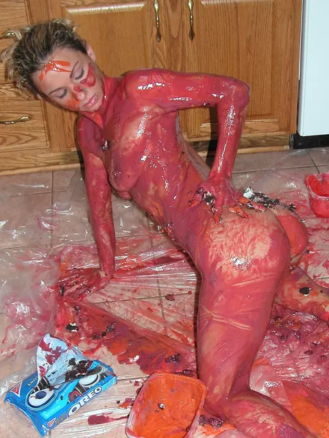 Petite MILF Covers Herself in Cake Batter in the Kitchen – photo 17 of 21