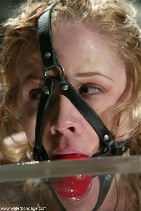 Anna Mills: Blonde MILF in Bondage Restraints – photo 12 of 21