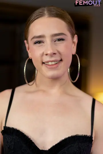 Trans Woman Strips Off Her Lingerie and Stockings to Pose Nude