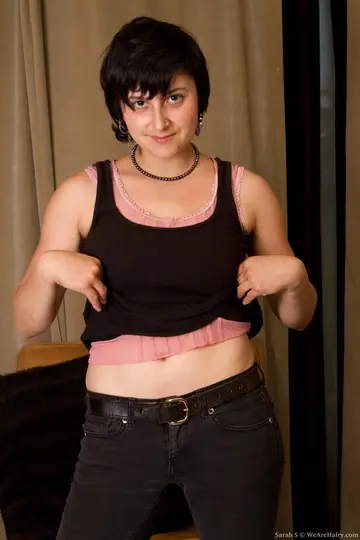 Amateur with Big Tits Shows Hairy Armpits and Pussy in Jeans