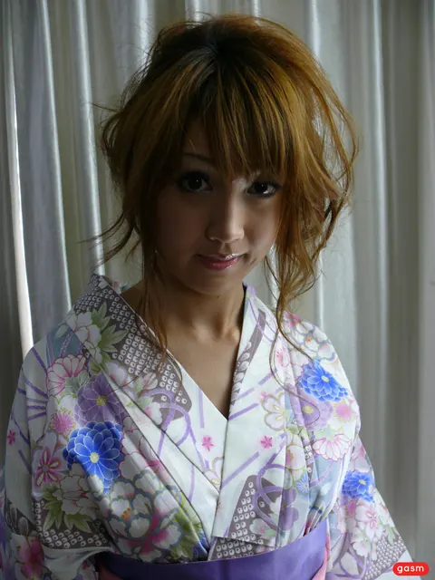 Yuki Mizuho: Japanese Redhead in a Uniform Skirt Poses for the Camera – photo 8 of 15