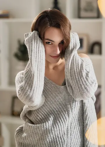 Erika Luchini – Ukrainian Brunette Shows Her Hairy Pussy
