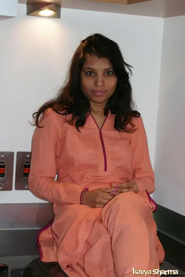 Kavya Sharma – Indian MILF Peels Off Her Lingerie and Panties in the Kitchen