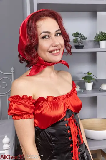 Sasha Sky – Curvy Redhead MILF Strips Off Her Dress and Spreads Her Pussy