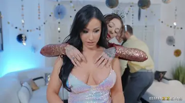 Jennifer White – Thick Blonde and Brunette Take Double Penetration and Cumshots