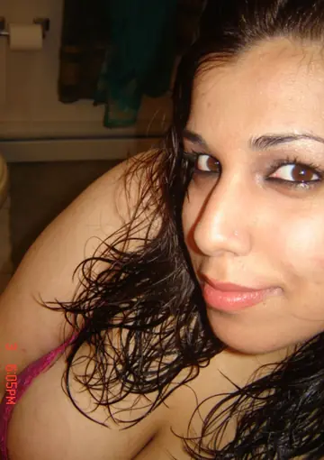 Indian BBW Takes Naughty Selfies Showing Her Big Tits