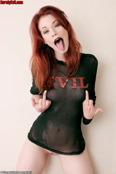 Justine Joli: Redhead MILF Fingers Her Pussy and Sucks Her Toes – photo 5 of 16
