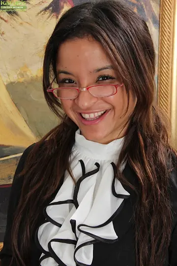 Vera Waang – Busty Latina MILF in Heels and Glasses Spreads Her Pussy