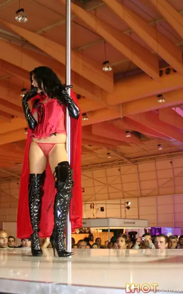Brunette Latina Sucks Cock and Gets Eaten Out on Stage