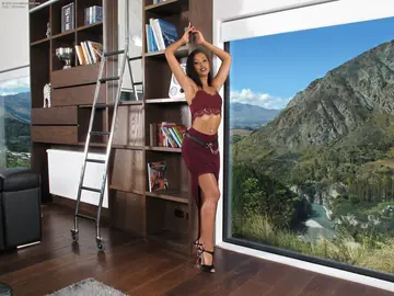 Skin Diamond – Ebony Brunette Toys Her Shaved Pussy Outdoors