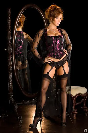 Christine Smith – Redhead MILF Strips Out of Her Lingerie and Flaunts Her Big Tits