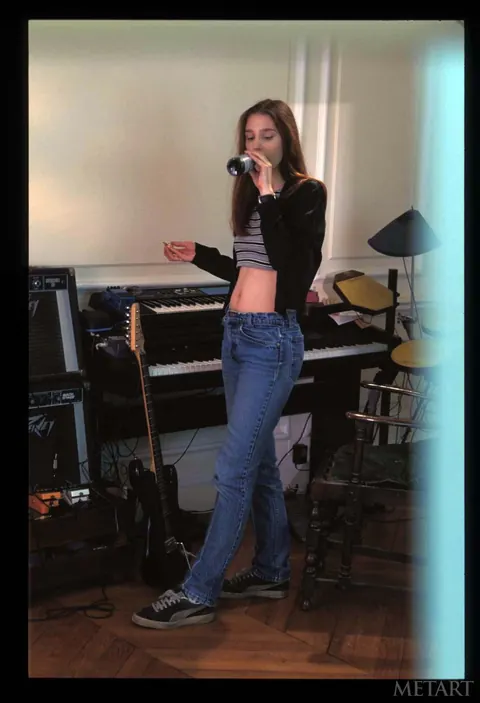 Slim French Babe Strips Out of Her Jeans and Socks to Finger Her Hairy Pussy – photo 13 of 21