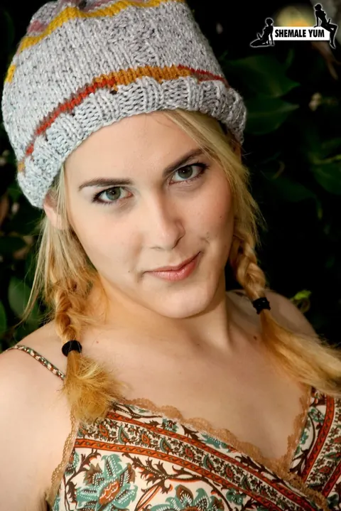 Trans Woman Strips and Masturbates Outdoors – photo 2 of 15