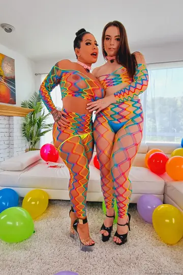 Monica Santhiago – Curvy Brazilian MILFs in Pantyhose Take Anal in a Threesome