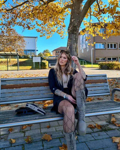 Two Women in Boots Flash Their Asses Outdoors – photo 10 of 15