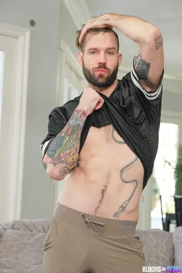 Interracial Gay Men Kiss and Fuck Naked