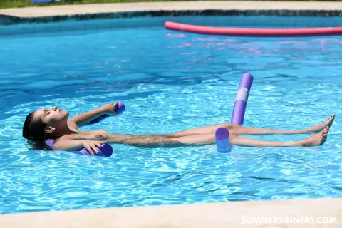 Amirah Adara: Skinny Czech Redhead Gives a Blowjob in the Pool – photo 4 of 20