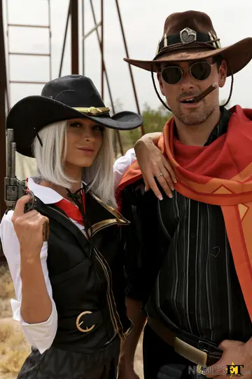 Emma Hix – Petite Blonde in Cosplay Sucks Cock and Fucks Her Partner