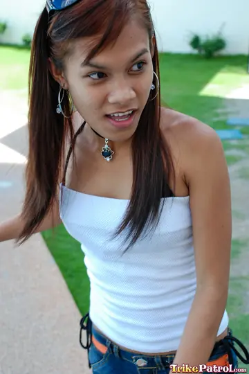 Petite Filipina Brunette Undresses and Fingers Her Pussy Outdoors