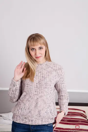 Skinny Woman in Jeans Spreads Her Hairy Pussy and Ass