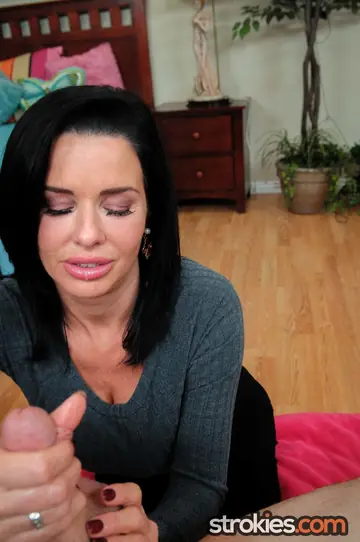 Liv Aguilera – Busty MILF and Petite Curly Brunette Give a Handjob in a Threesome