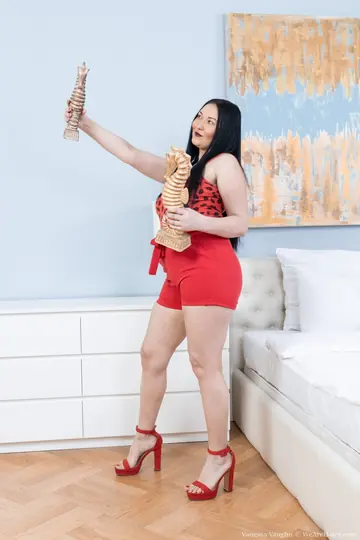 Vanessa Vaughn – Tall Asian BBW Spreads Her Hairy Pussy and Uses a Dildo