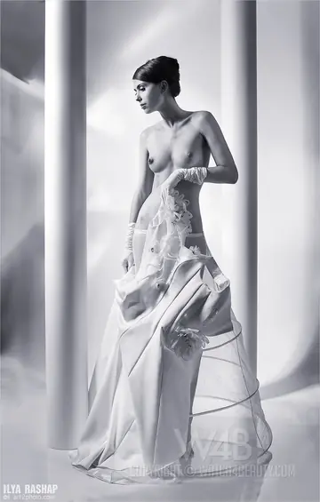 Tall Babe Strips Nude Across Multiple Shoots