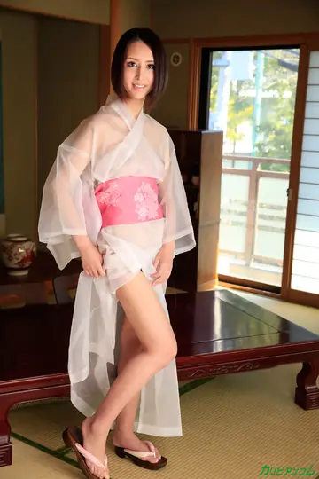 Hairy Japanese Woman Takes a Creampie