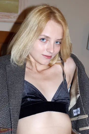 Kate Bloom – Skinny Blonde in Stockings Fingers Her Shaved Slit
