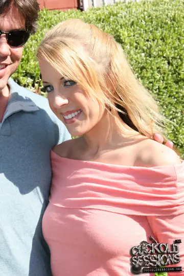 Desire Moore – Slim Blonde MILF Takes Interracial Group Anal Outdoors
