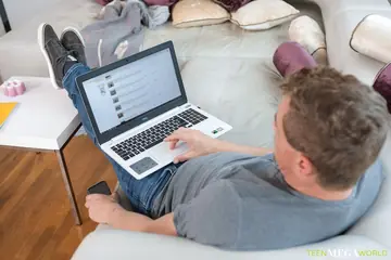 Mia Evans – Hungarian PAWG Gets Fucked Doggy Style and Takes a Facial