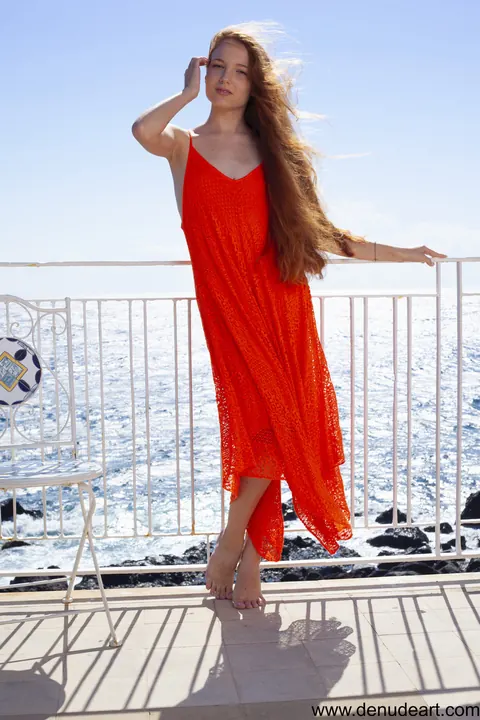 Redhead Strips Nude and Poses with Knees Apart – photo 1 of 15