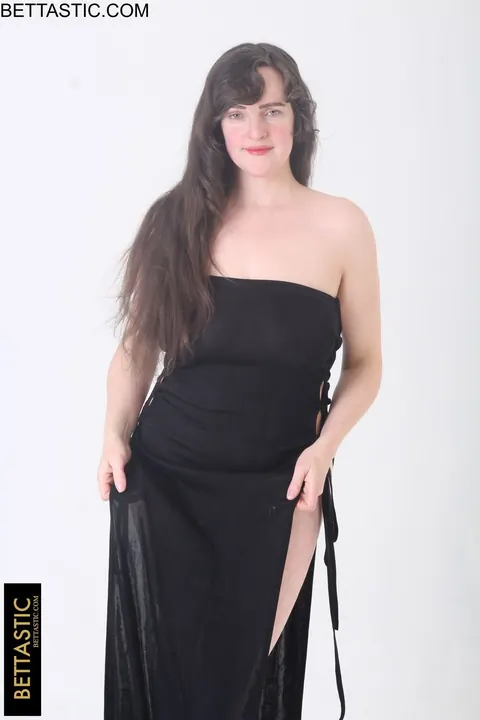 Kate Anne Cooper: BBW Brunette with Big Natural Tits Poses Fully Clothed – photo 2 of 15