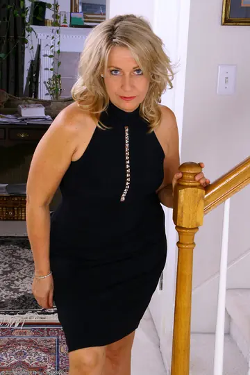 Blonde MILF Lifts Her Dress and Spreads Wide
